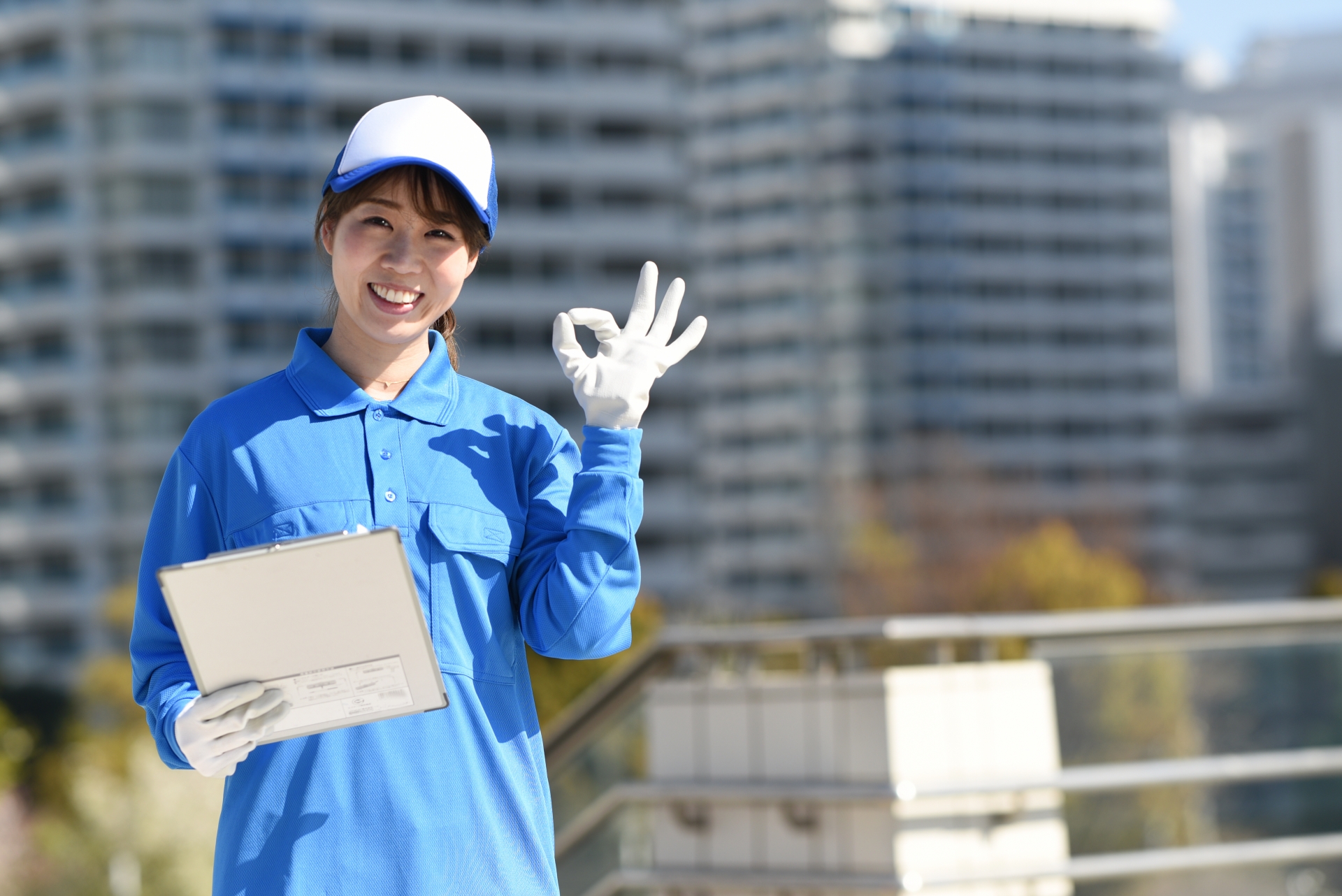 東村山 遺品整理業者 遺品整理業者の女性の画像